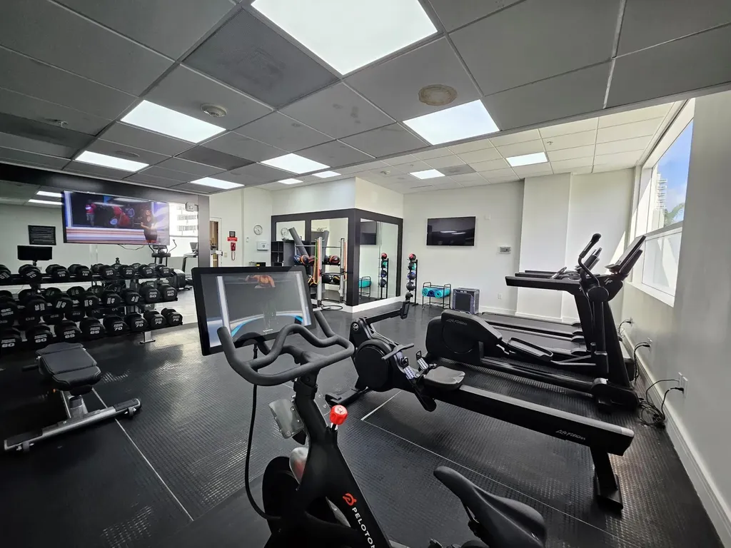 2670 E Sunrise Boulevard Fort Lauderdale FL 33304
