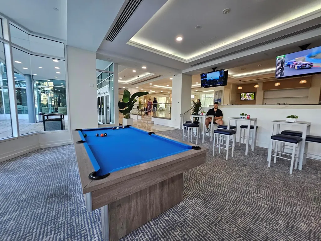 2670 E Sunrise Boulevard Fort Lauderdale FL 33304