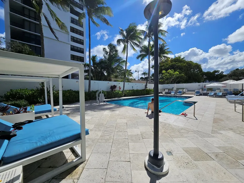 2670 E Sunrise Boulevard Fort Lauderdale FL 33304