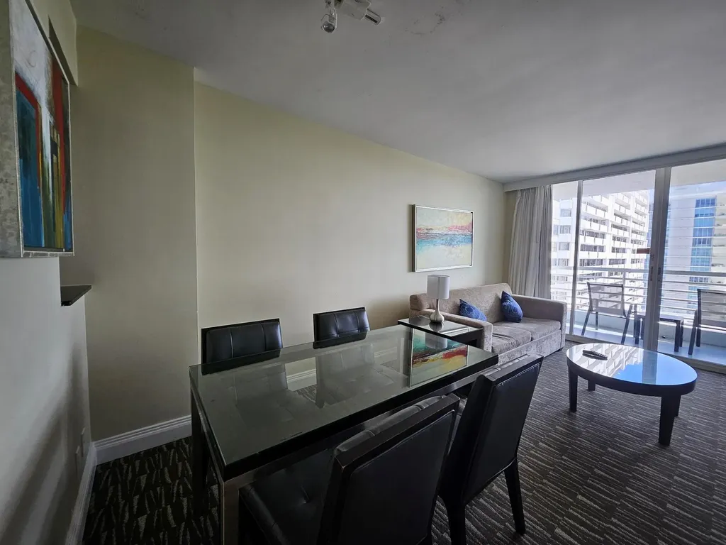2670 E Sunrise Boulevard Fort Lauderdale FL 33304