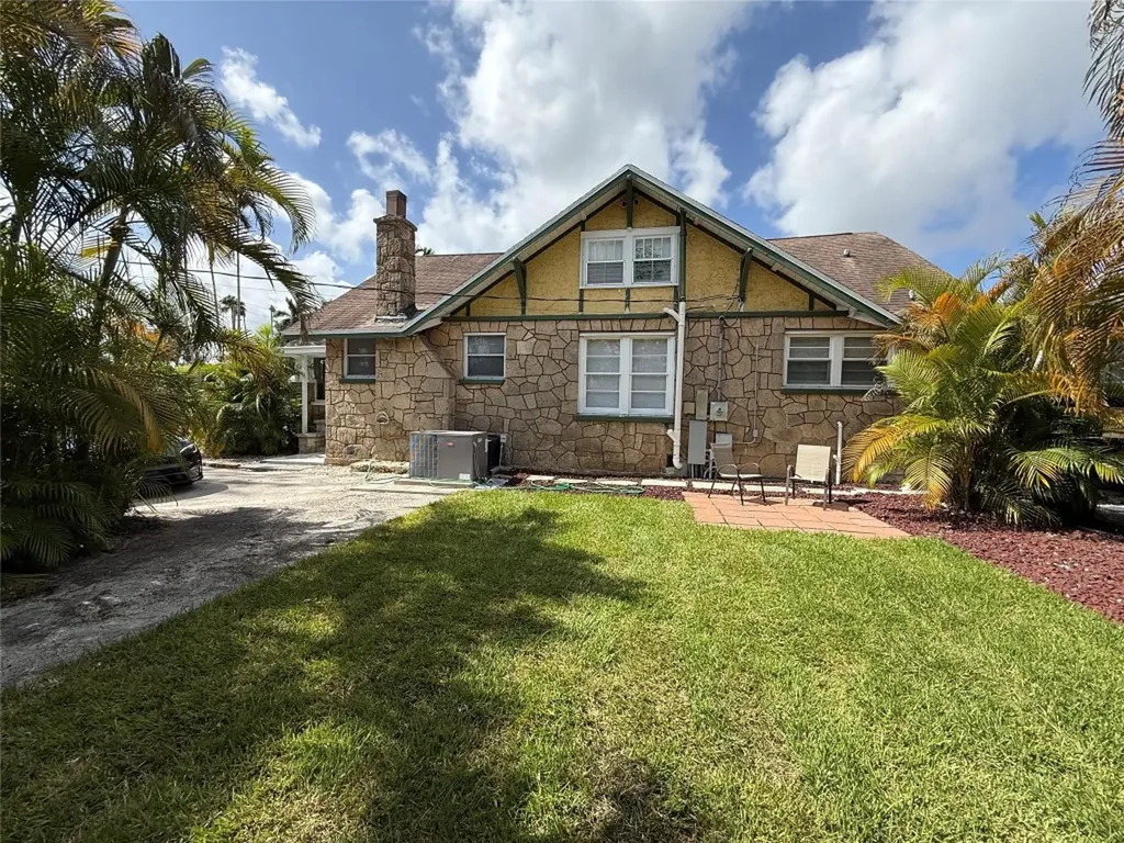 5025 SW 64th Avenue Davie FL 33314