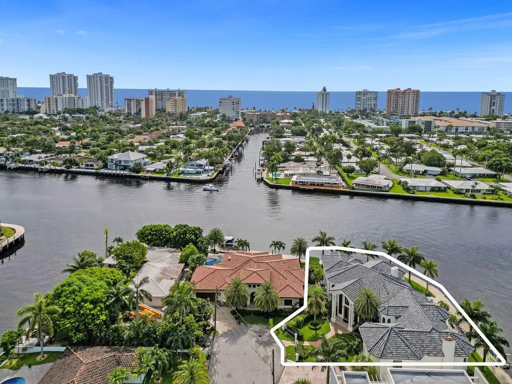 2584 SE 12th Street Pompano Beach FL 33062