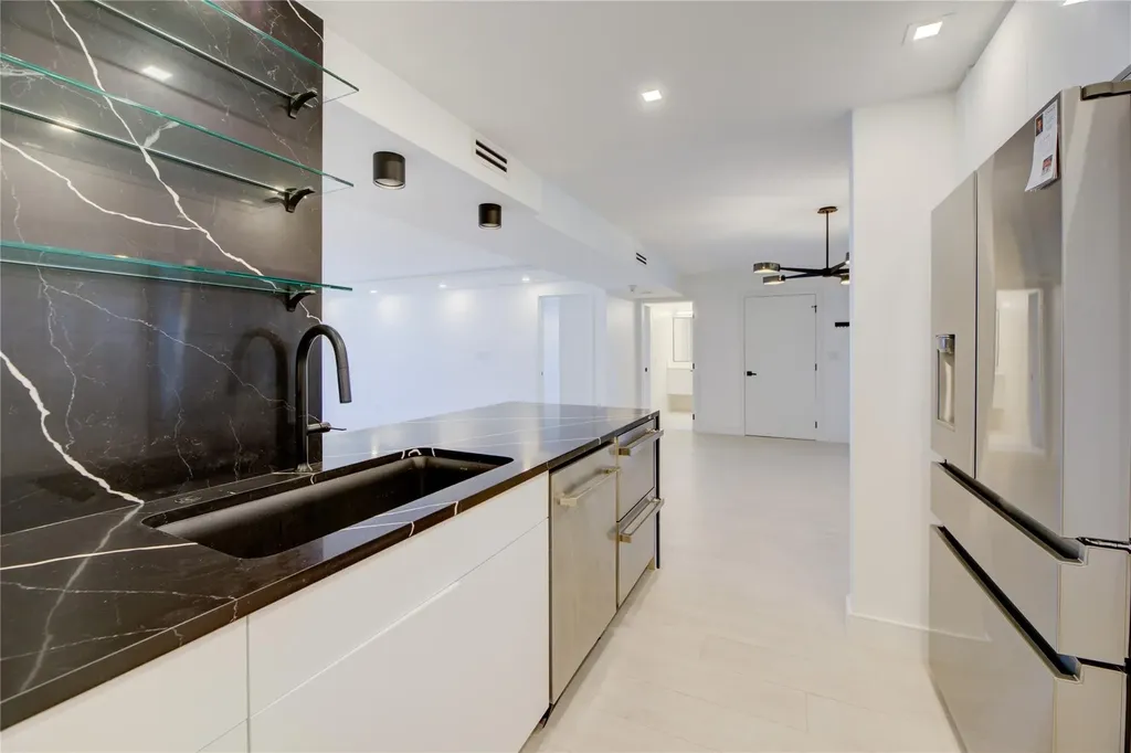 1 Las Olas Circle Fort Lauderdale FL 33316