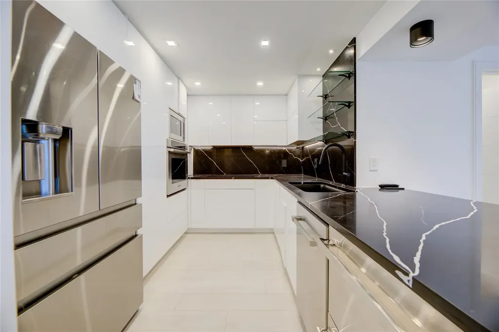 1 Las Olas Circle Fort Lauderdale FL 33316