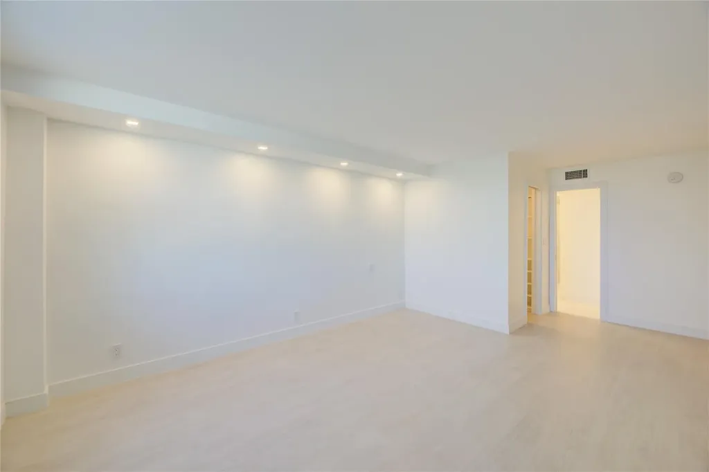 1 Las Olas Circle Fort Lauderdale FL 33316