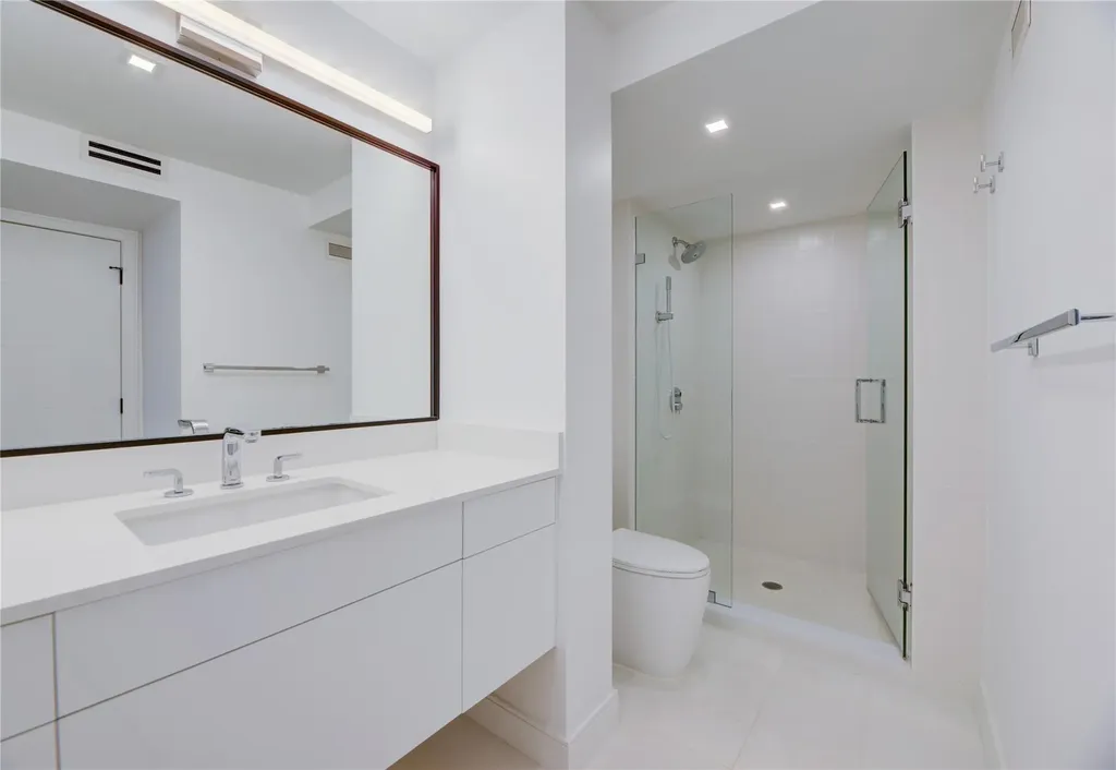 1 Las Olas Circle Fort Lauderdale FL 33316