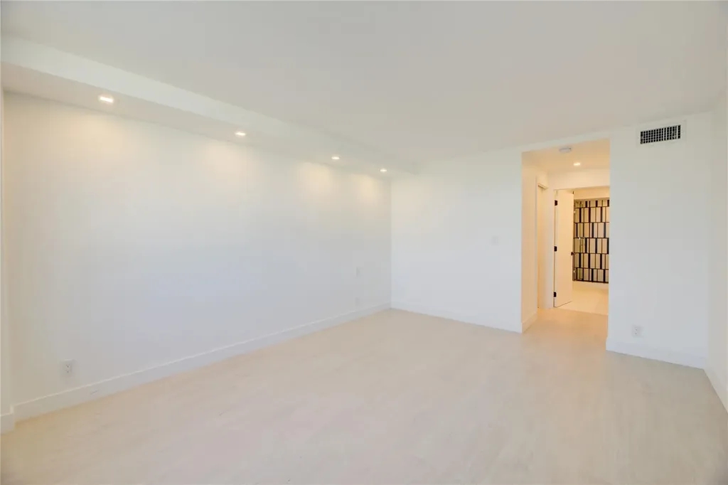 1 Las Olas Circle Fort Lauderdale FL 33316