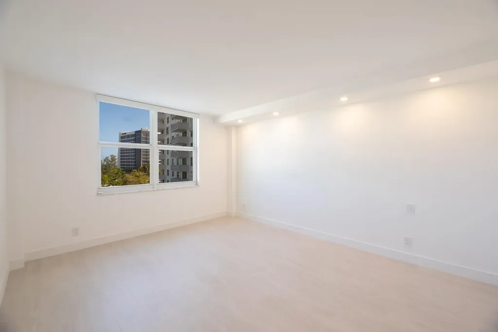 1 Las Olas Circle Fort Lauderdale FL 33316