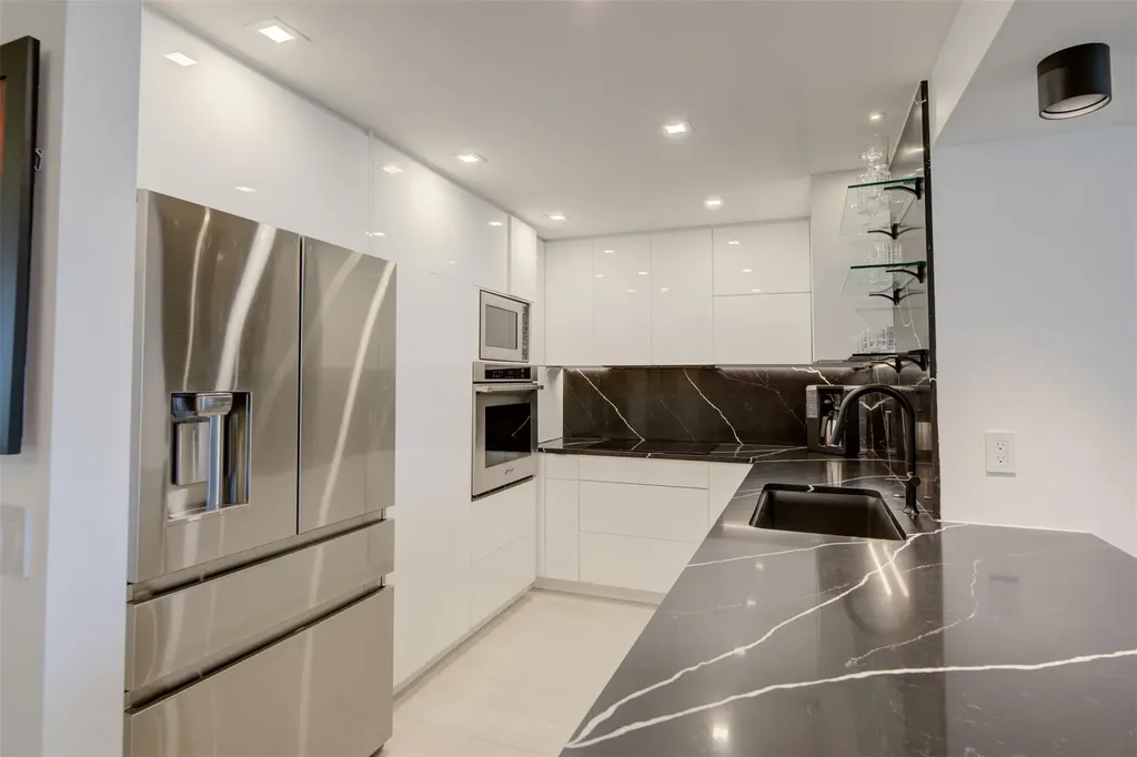 1 Las Olas Circle Fort Lauderdale FL 33316
