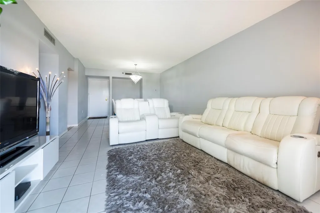 3850 Washington Street Hollywood FL 33021