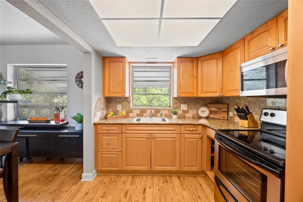 3847 S Circle Drive Hollywood FL 33021