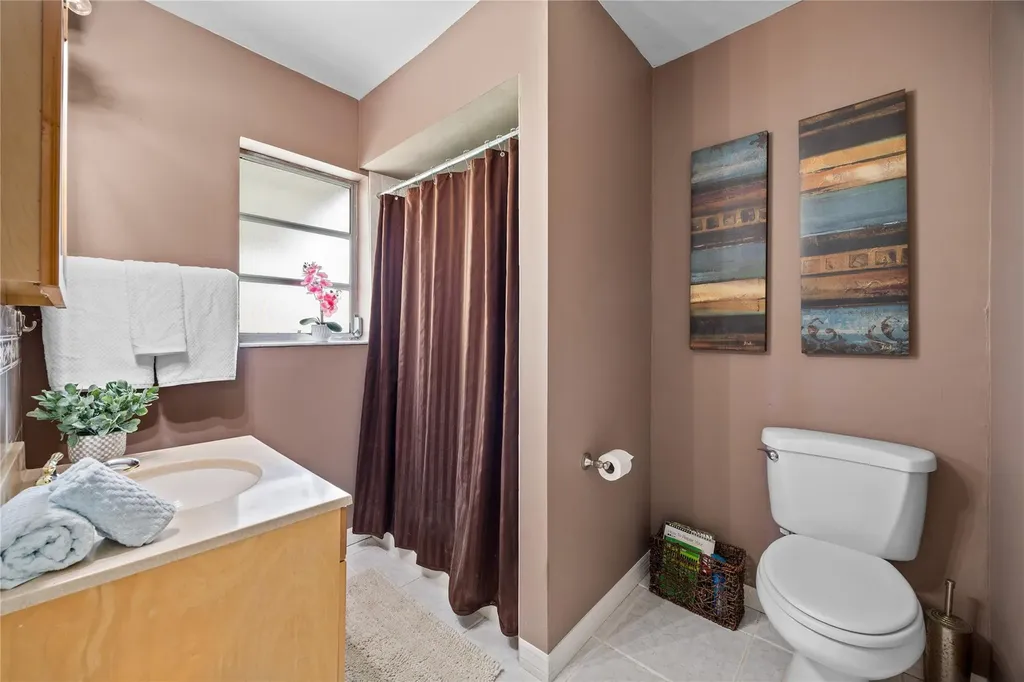 3847 S Circle Drive Hollywood FL 33021