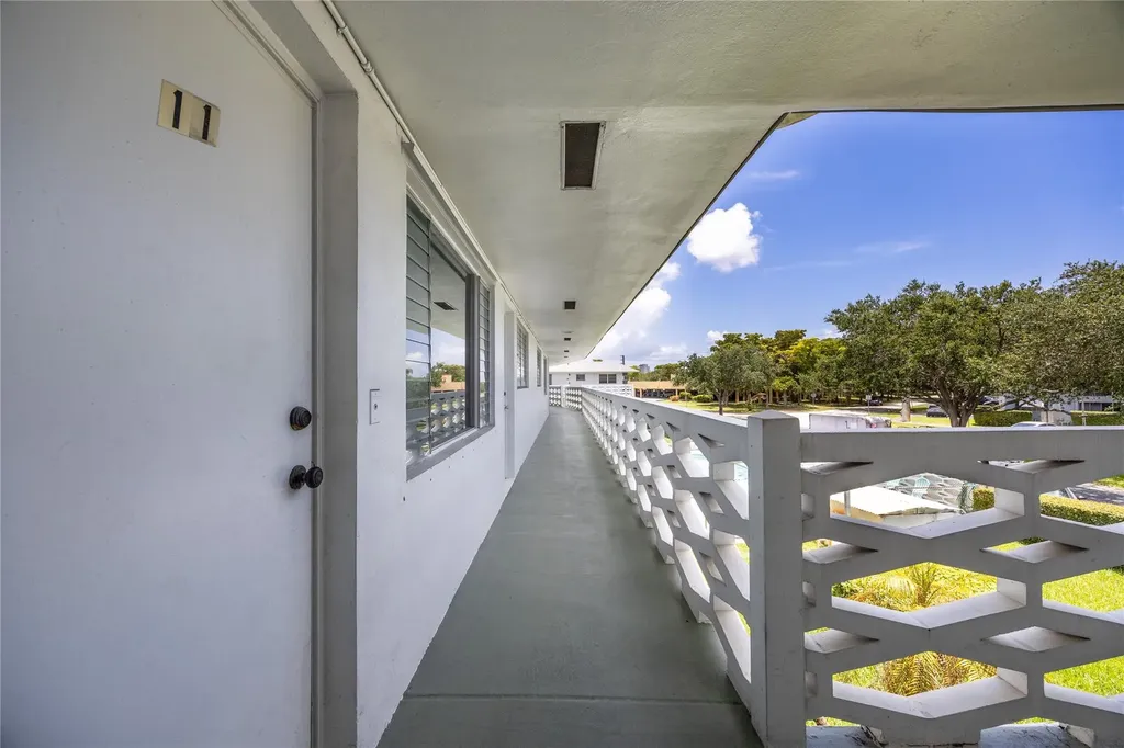 3847 S Circle Drive Hollywood FL 33021