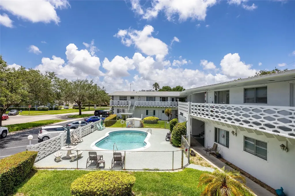 3847 S Circle Drive Hollywood FL 33021