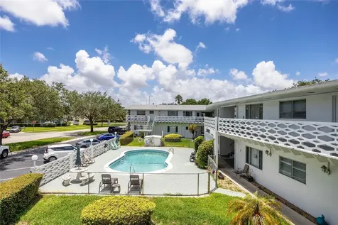 3847 S Circle Drive Hollywood FL 33021