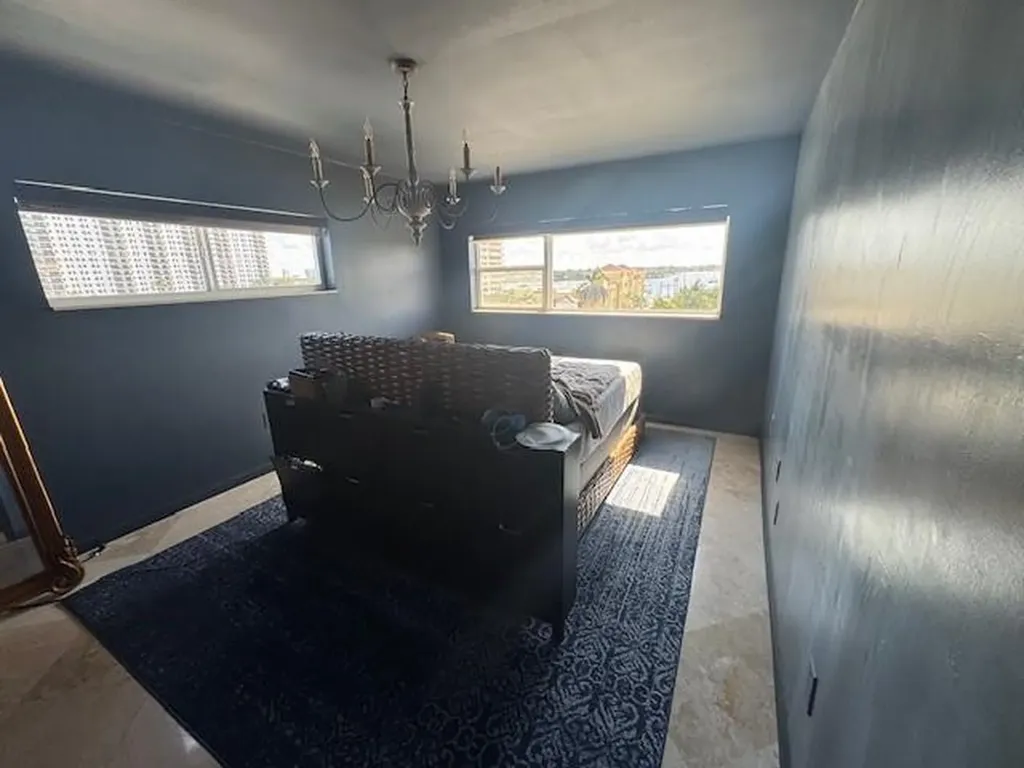 300 Oregon Street Hollywood FL 33019