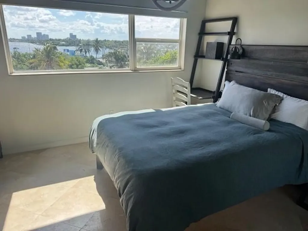 300 Oregon Street Hollywood FL 33019