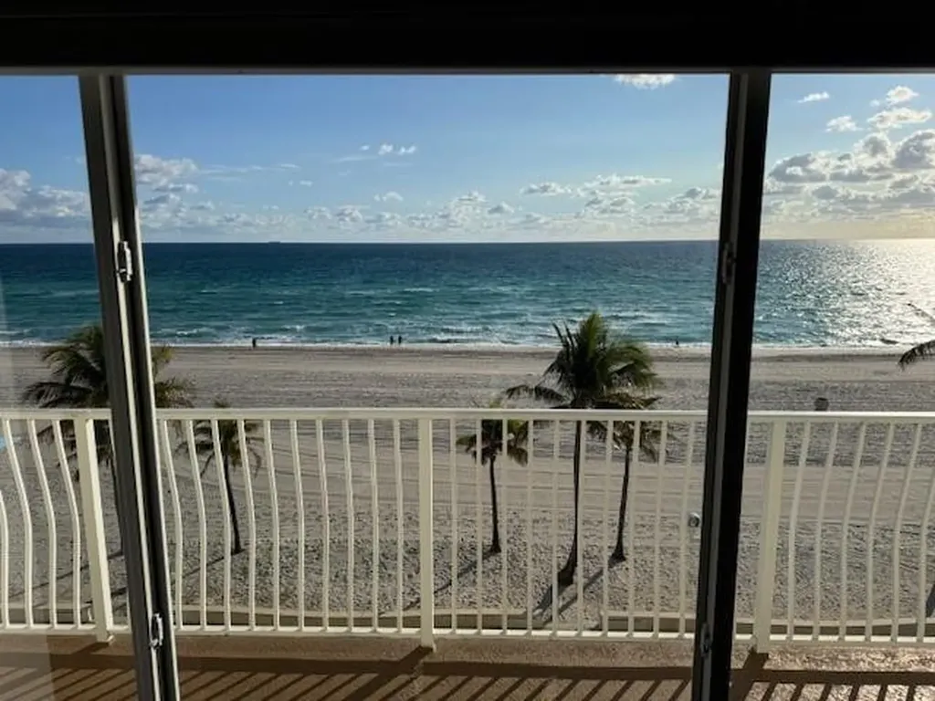 300 Oregon Street Hollywood FL 33019
