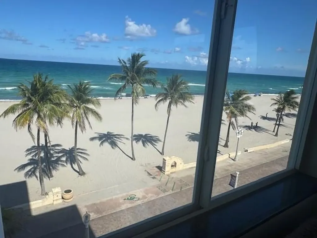 300 Oregon Street Hollywood FL 33019
