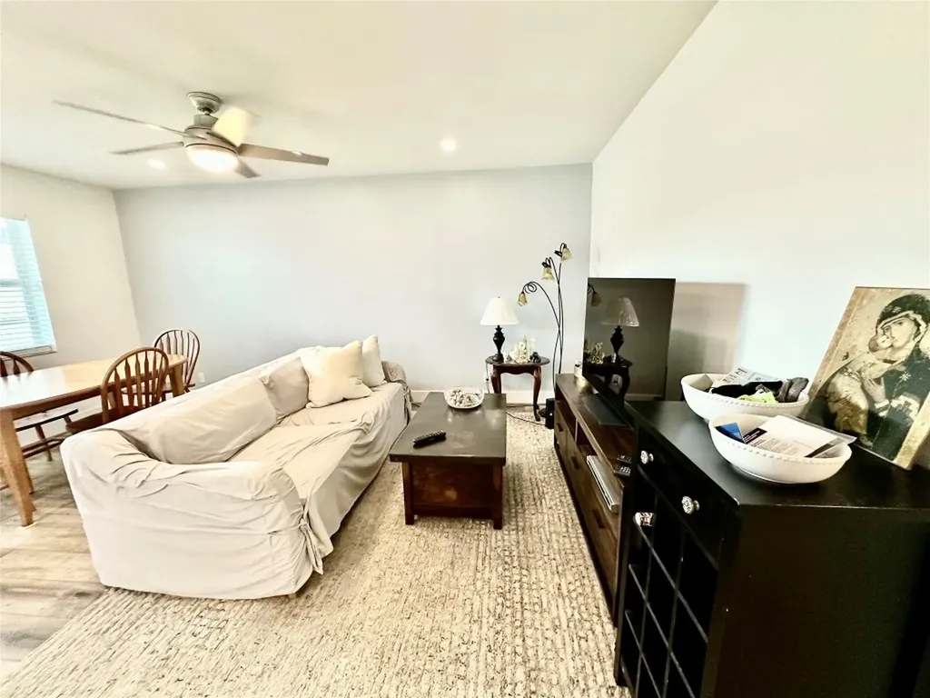 710 Flanders O Delray Beach FL 33484