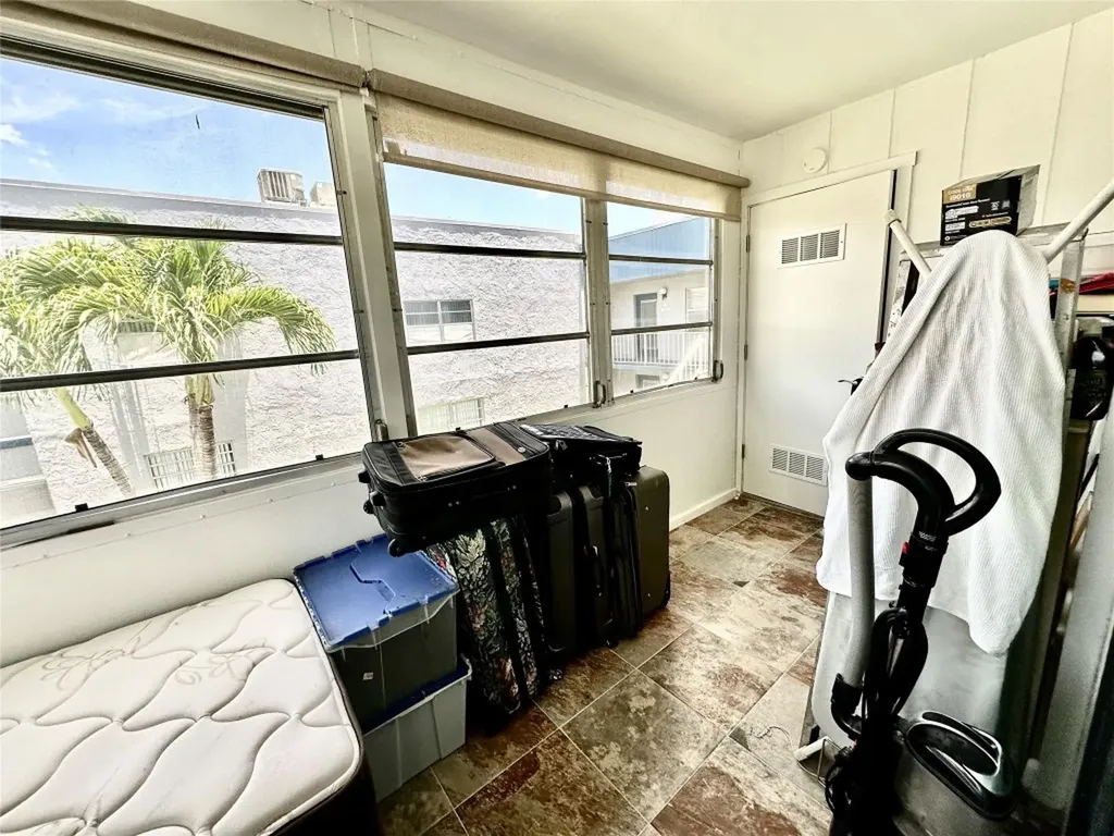 710 Flanders O Delray Beach FL 33484