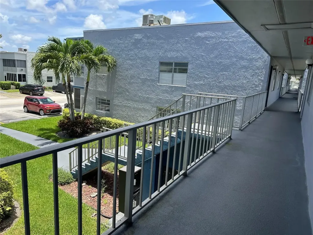 710 Flanders O Delray Beach FL 33484