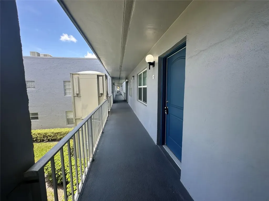 710 Flanders O Delray Beach FL 33484
