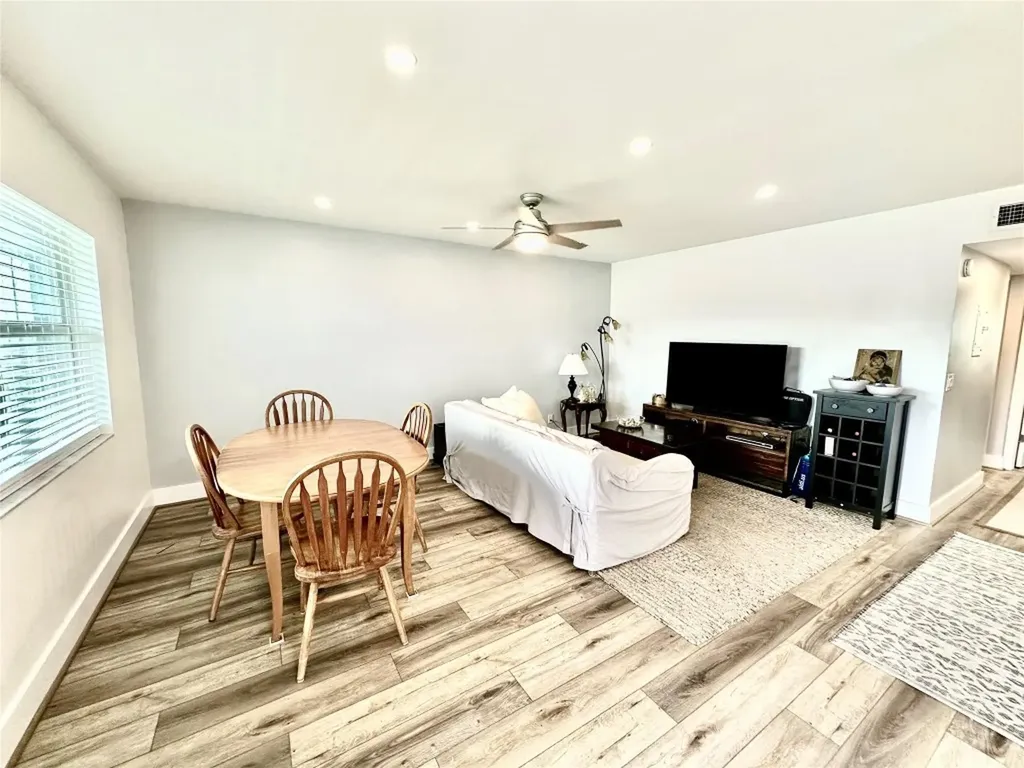 710 Flanders O Delray Beach FL 33484