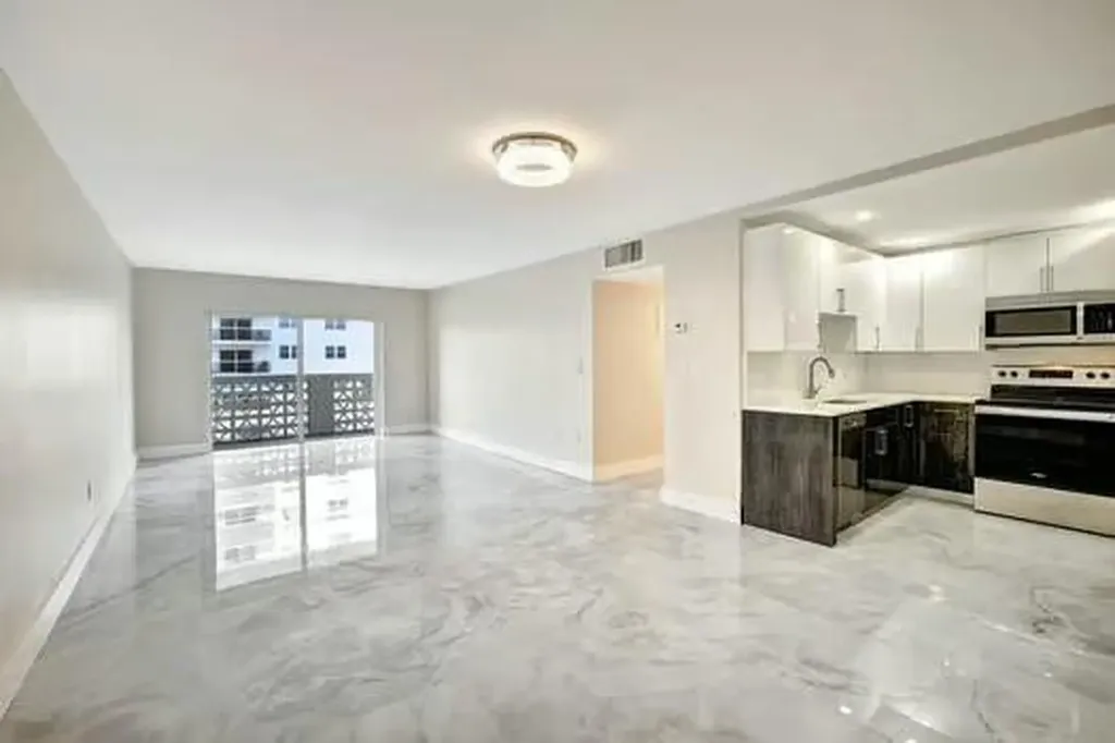 1901 S Ocean Drive Hollywood FL 33019