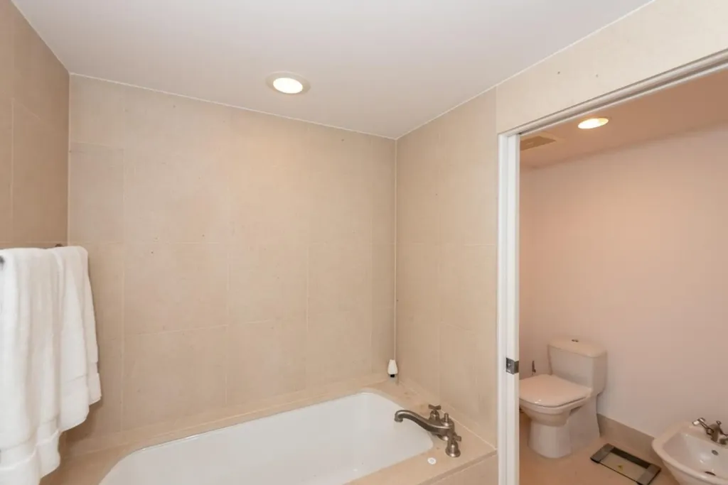 6899 Collins Avenue Miami Beach FL 33141