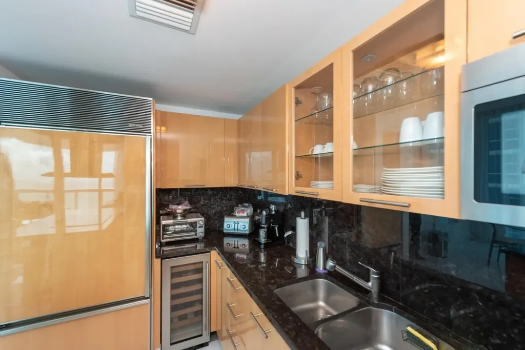 6899 Collins Avenue Miami Beach FL 33141
