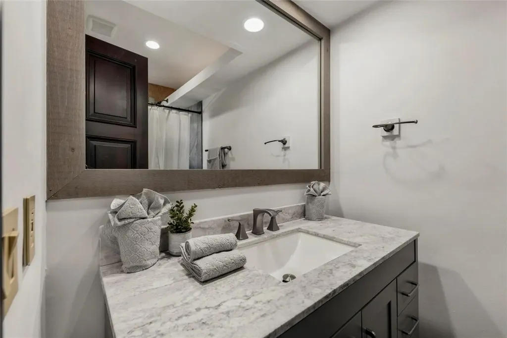 2430 Castilla Isle Fort Lauderdale FL 33301