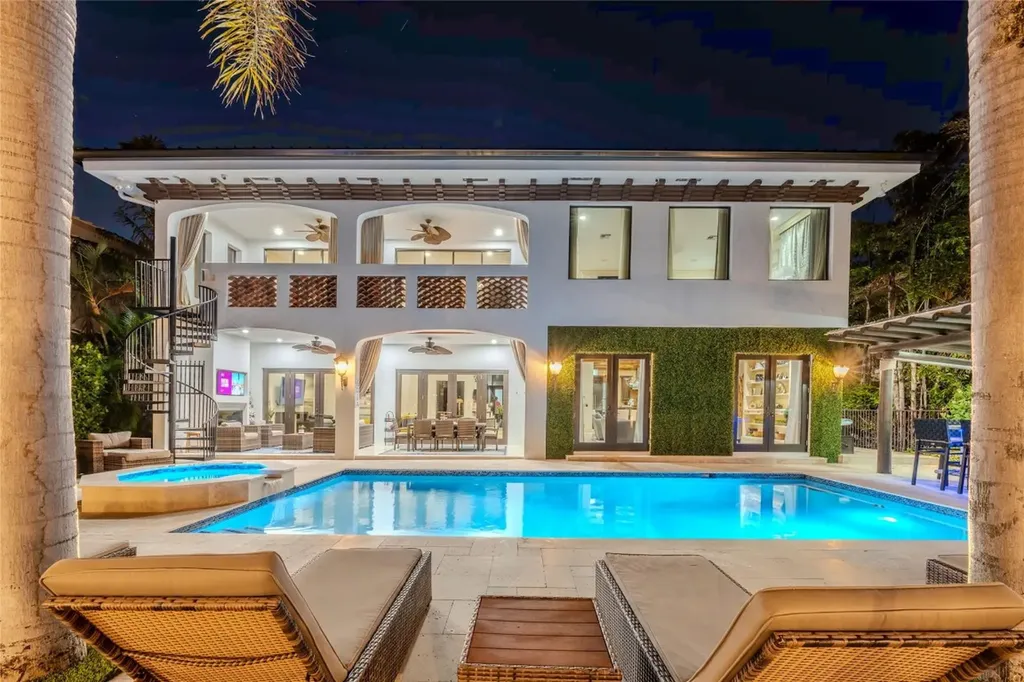 2430 Castilla Isle Fort Lauderdale FL 33301