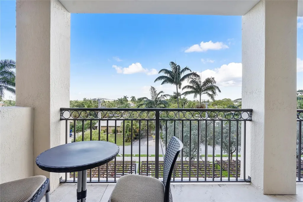 2011 N Ocean Boulevard Fort Lauderdale FL 33305