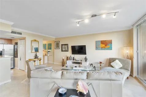 2011 N Ocean Boulevard Fort Lauderdale FL 33305