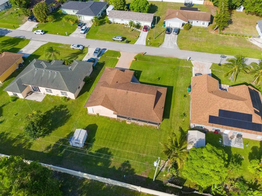 886 S E O'donnell Lane Port St Lucie FL 34983