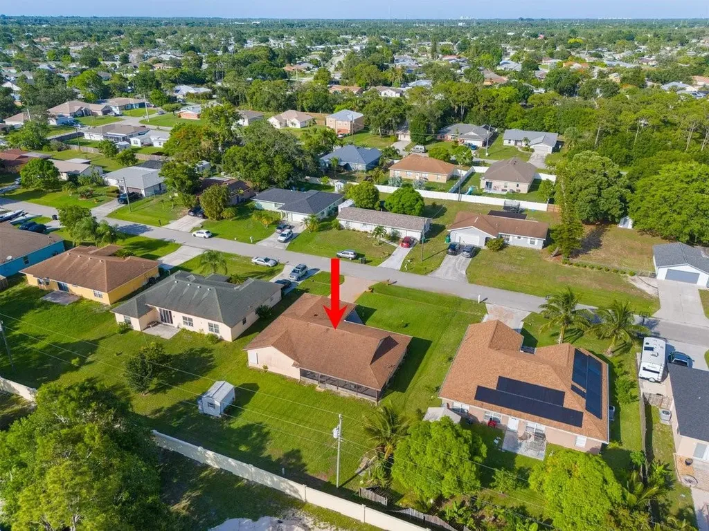 886 S E O'donnell Lane Port St Lucie FL 34983