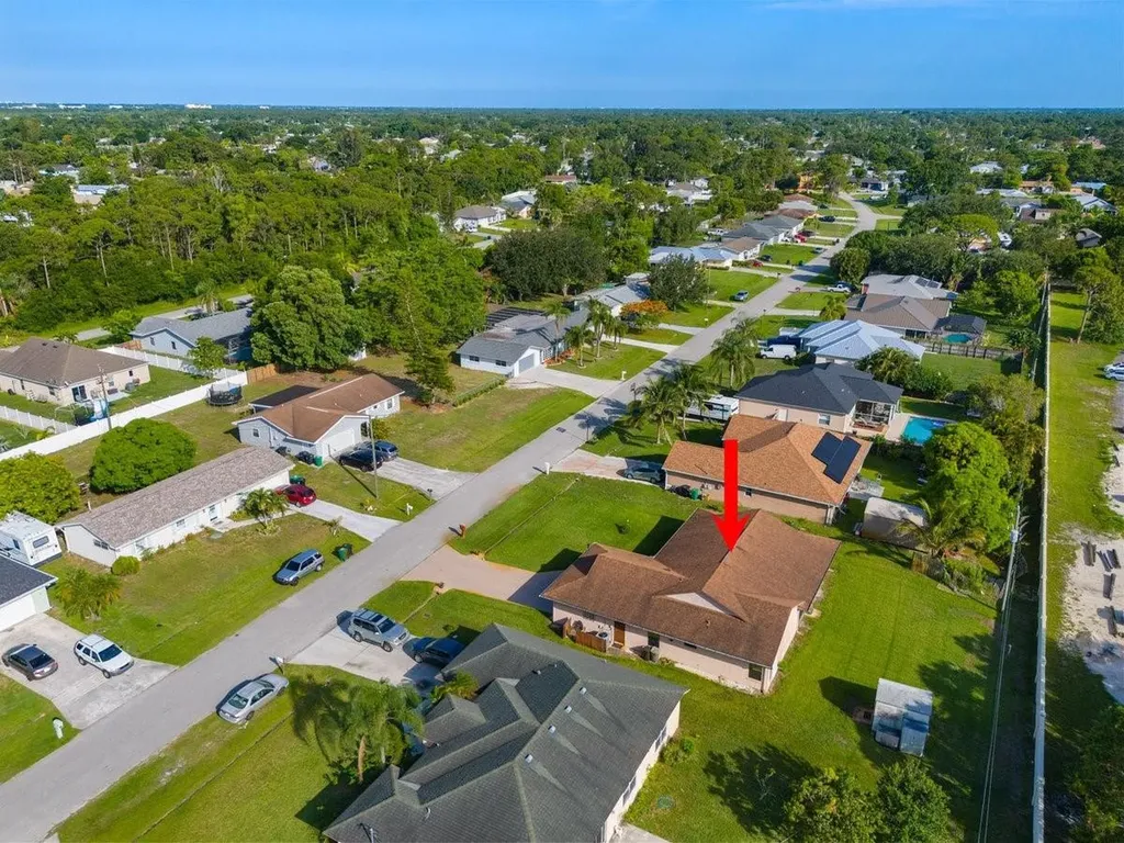 886 S E O'donnell Lane Port St Lucie FL 34983