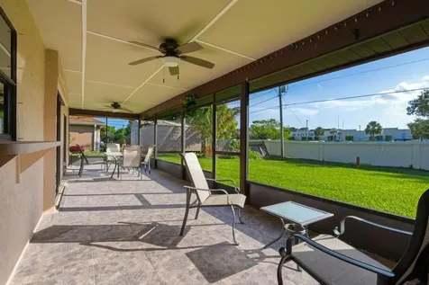 886 SE Odonnell Lane Port St Lucie FL 34983