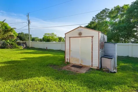 886 SE Odonnell Lane Port St Lucie FL 34983