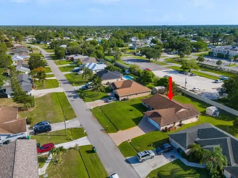 886 SE Odonnell Lane Port St Lucie FL 34983