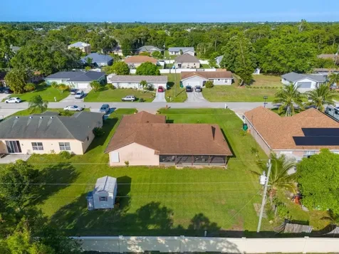 886 SE Odonnell Lane Port St Lucie FL 34983