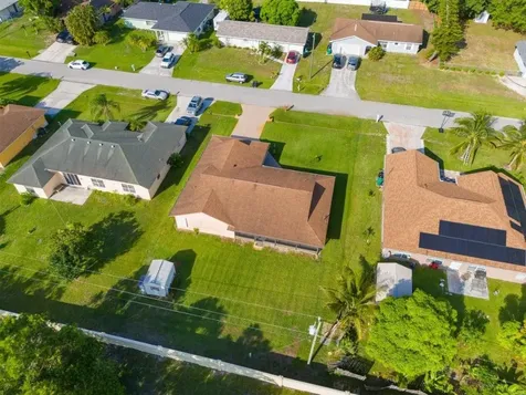 886 SE Odonnell Lane Port St Lucie FL 34983