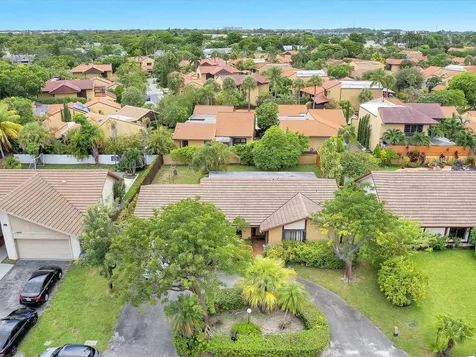 20100 NE 10th Place Way Miami FL 33179