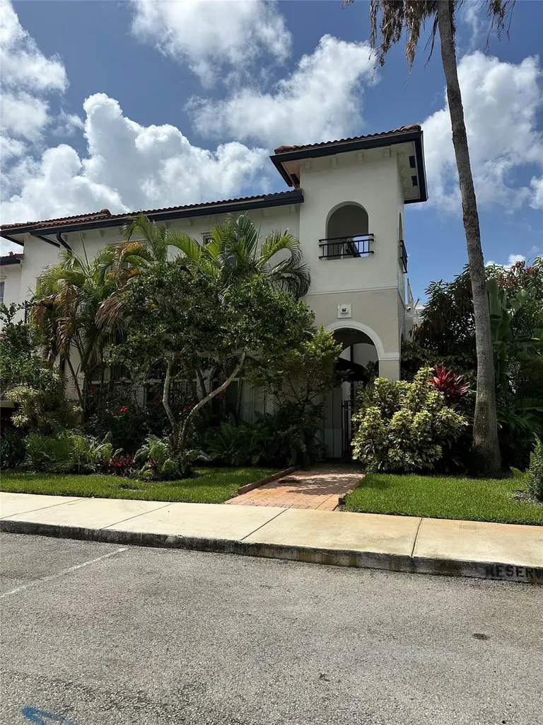 2987 NW 36th Way Lauderdale Lakes FL 33311