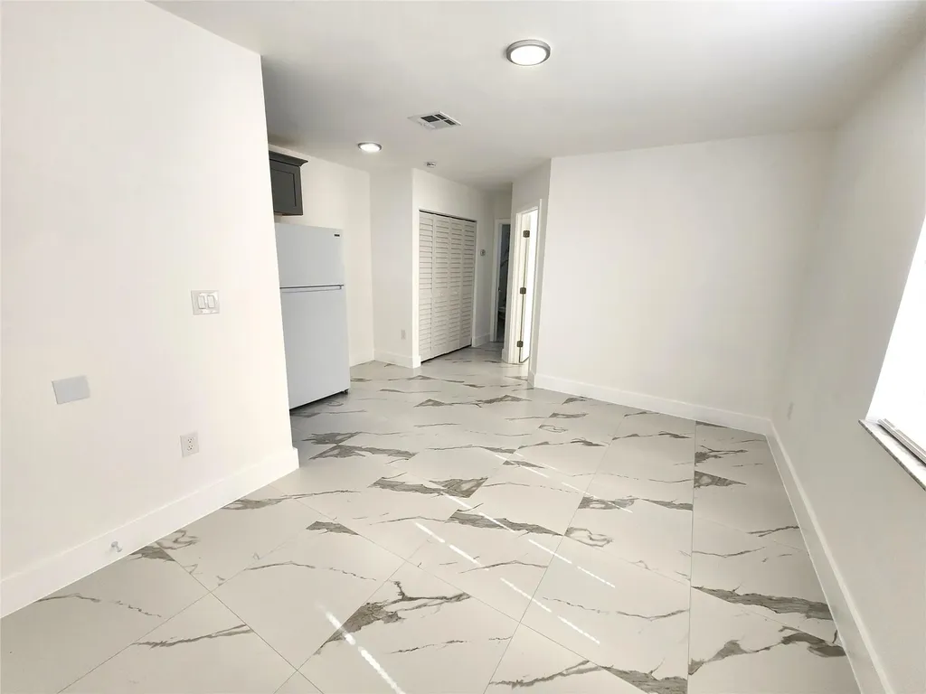 2466 Lincoln Street Hollywood FL 33020