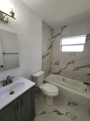 2466 Lincoln Street Hollywood FL 33020