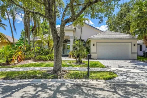 3039 Lakewood Drive Weston FL 33332