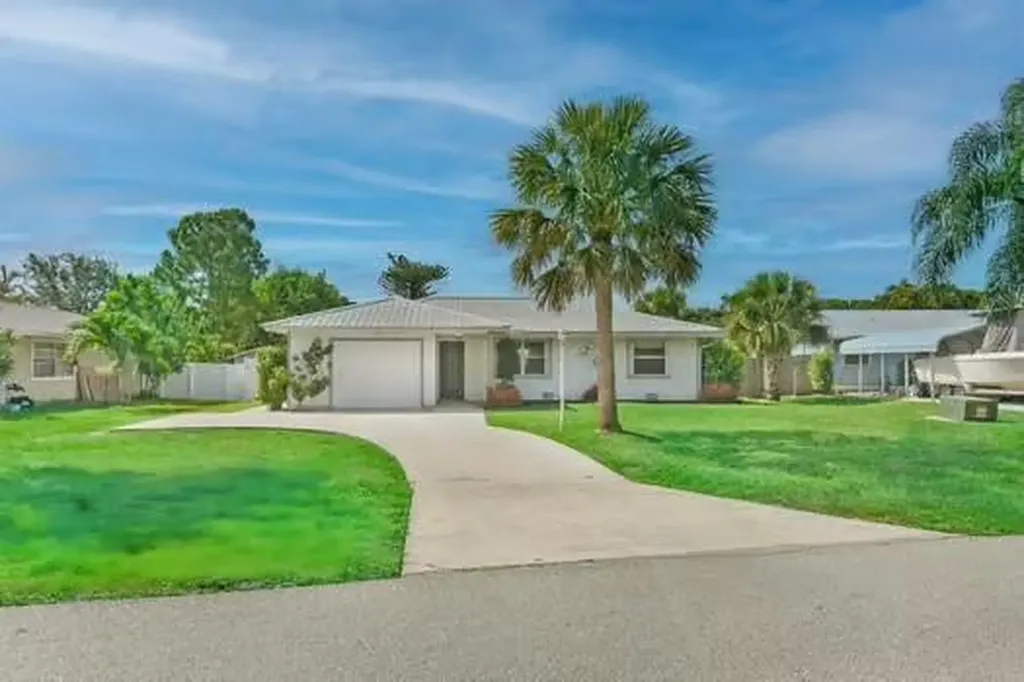 6159 SE Poinciana Lane Hobe Sound FL 33455