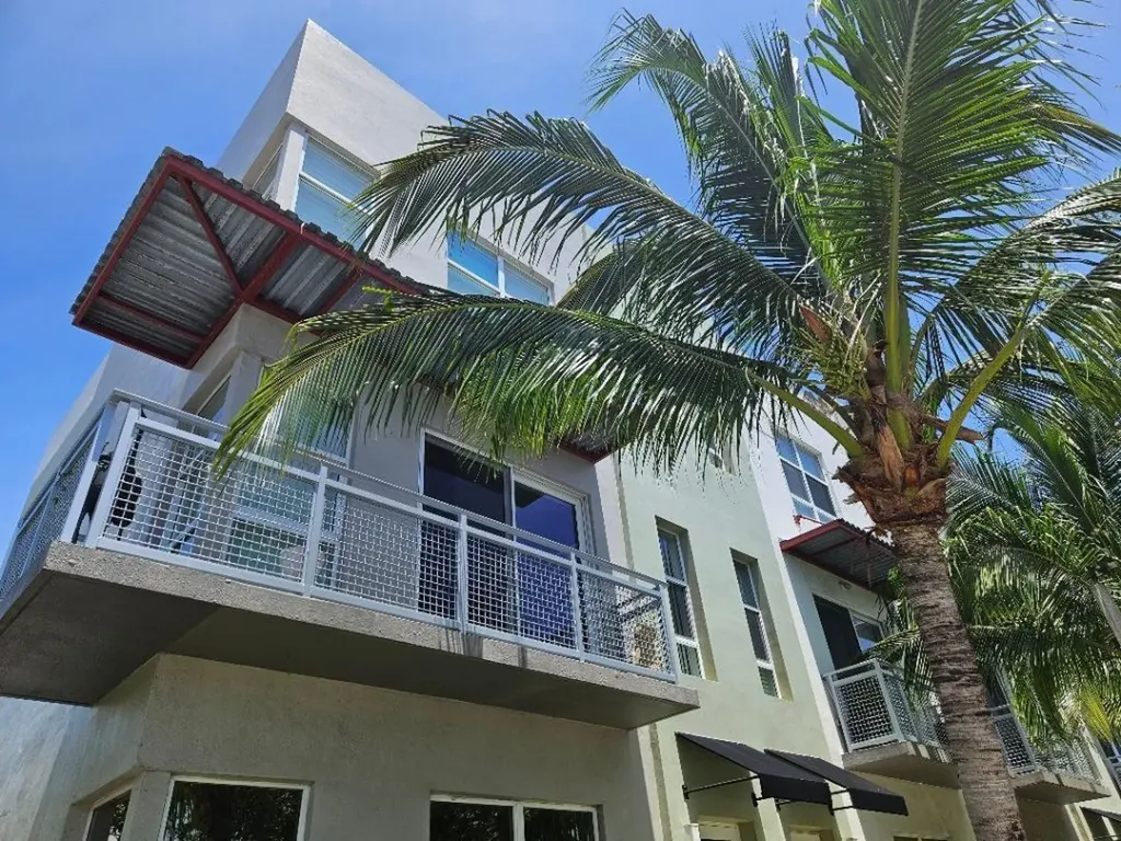 4331 NE 1st Terrace Oakland Park FL 33334